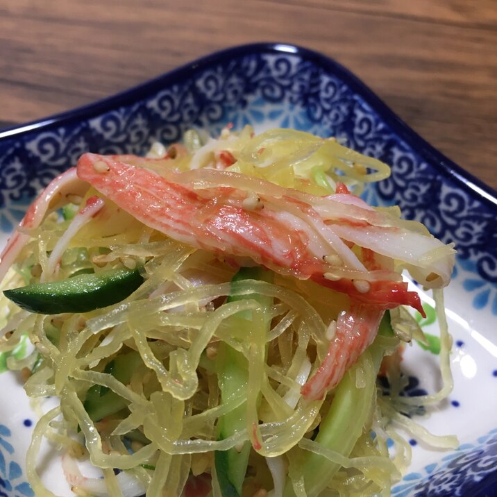 そうめんうりときゅうりとカニカマの酢の物